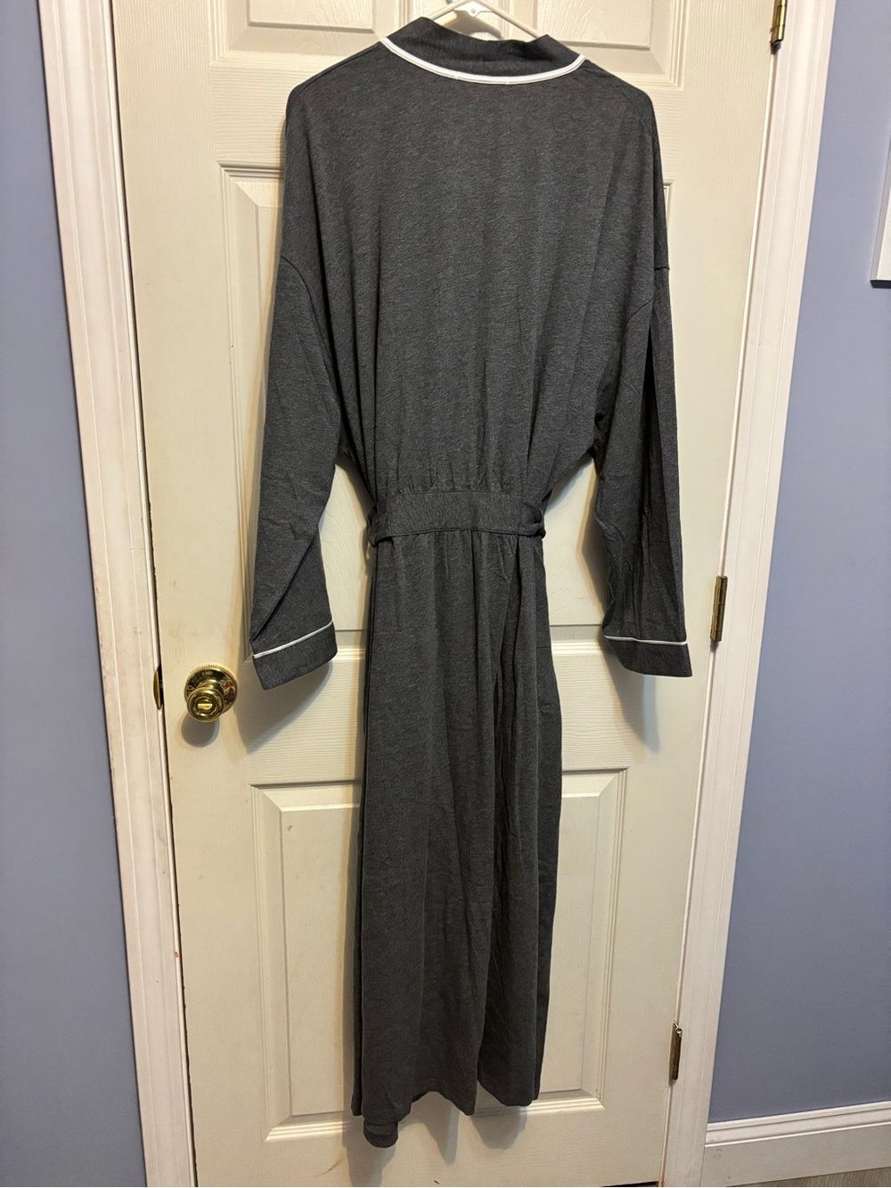 NEW Men’s Gray Bath Robe - Picture 3 of 5